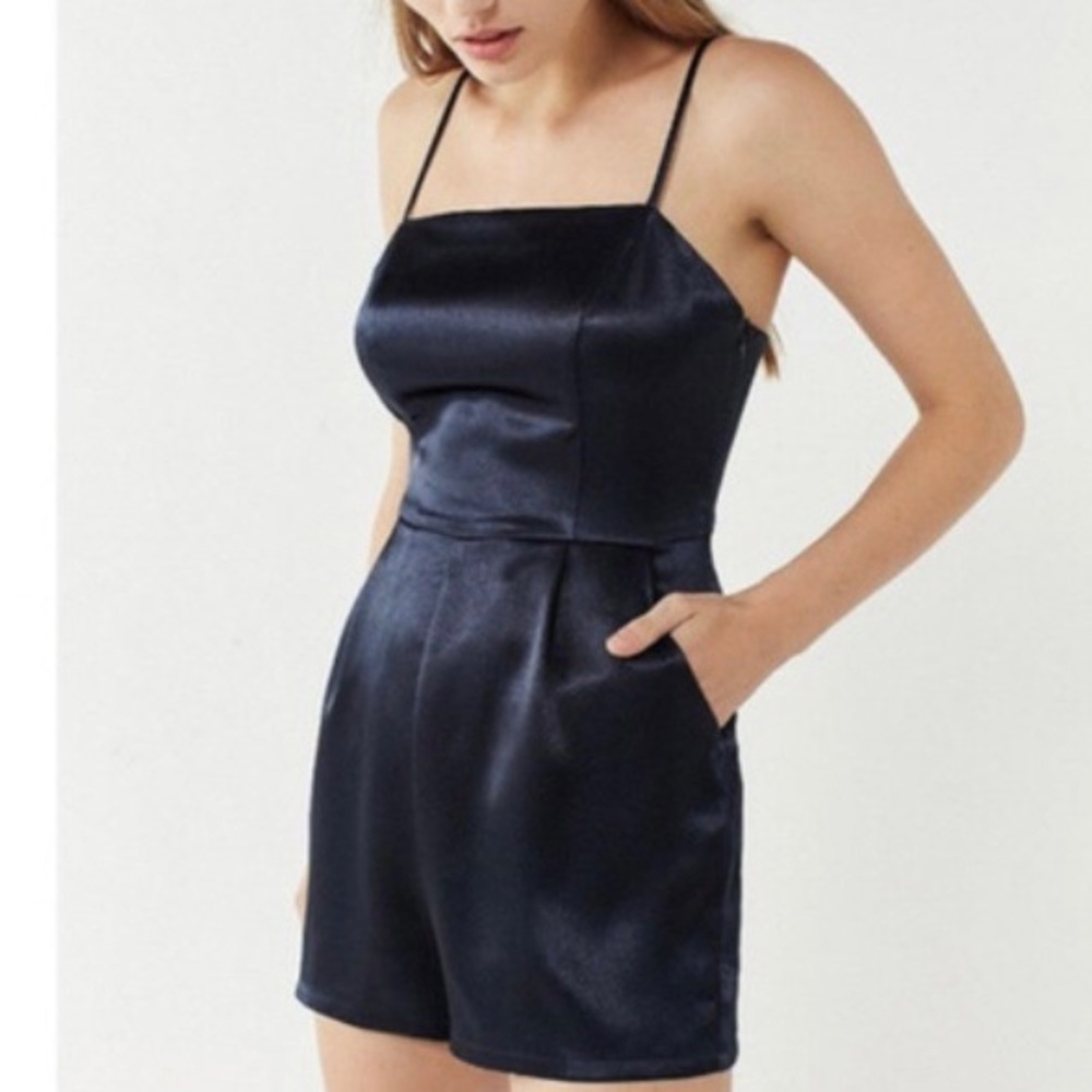 Urban Outfitters beautiful navy satin romper size 0 NWT